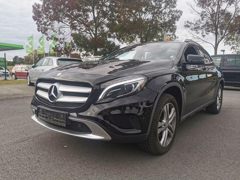Schwarz Gebraucht 2016 Mercedes GLA180 SUV | 16.990 € (Fairer Preis) - Bild 1/4
