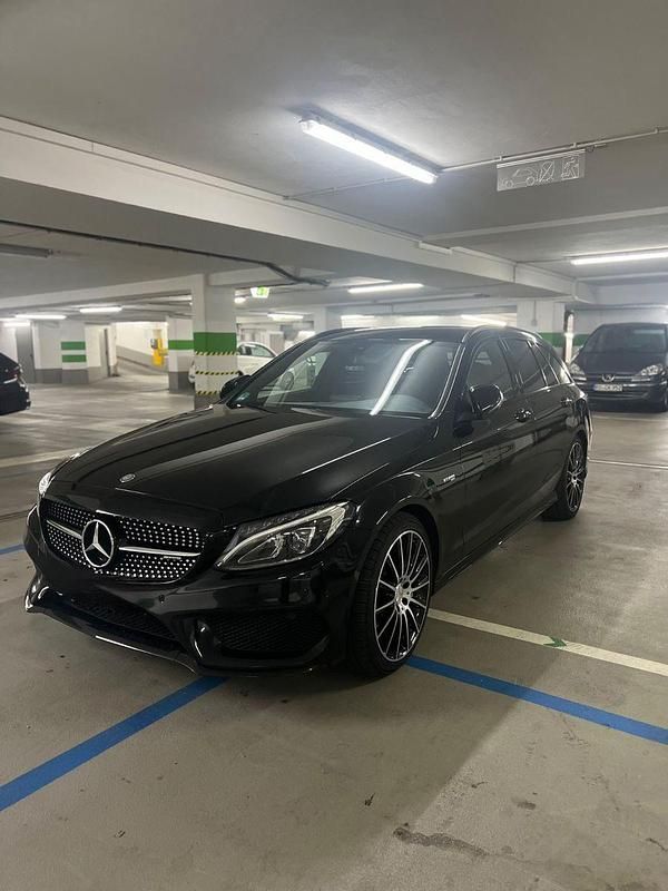 Schwarz Gebraucht 2017 Mercedes C43 AMG AMG Kombi | 19.500 € (Fairer Preis) - Bild 1/4