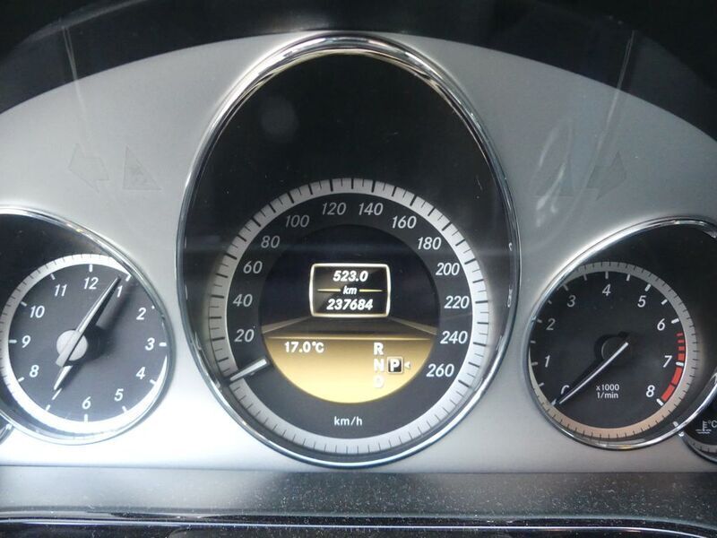 Gebraucht Mercedes E200 Avantgarde 184 PS (135 kW) 2012 Silber Limousine