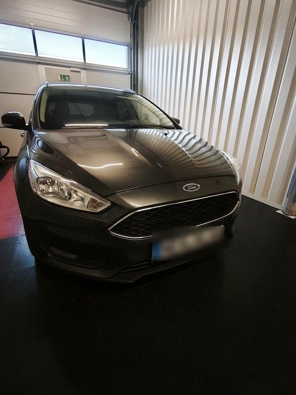 Usata Ford Focus 120 CV (88 kW) 2016 Grigio Station wagon