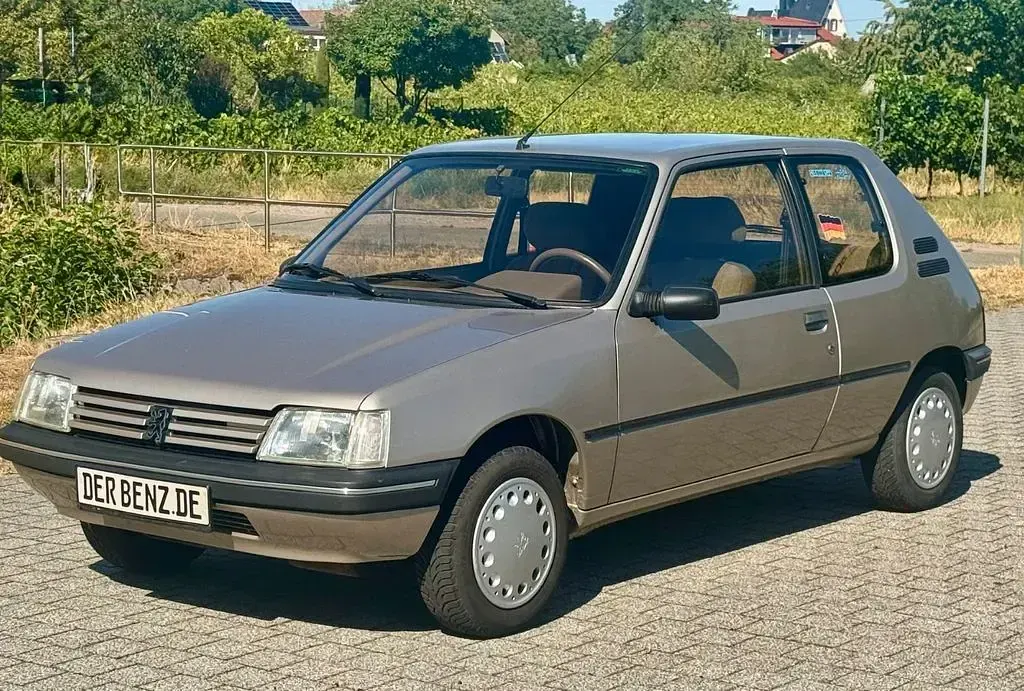 Gebraucht Peugeot 205 88 PS (64 kW) 1991 Gold Limousine