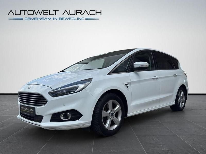Gebraucht Ford S-MAX Titanium 179 PS (131 kW) 2016 Weiß Van / Kleinbus