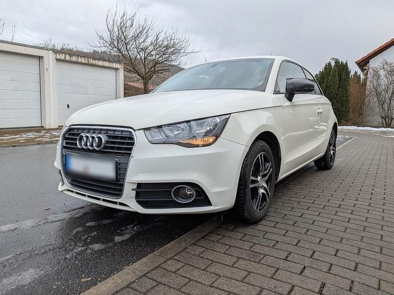 Gebraucht Audi A1 Attraction 86 PS (63 kW) 2010 Weiß Kleinwagen