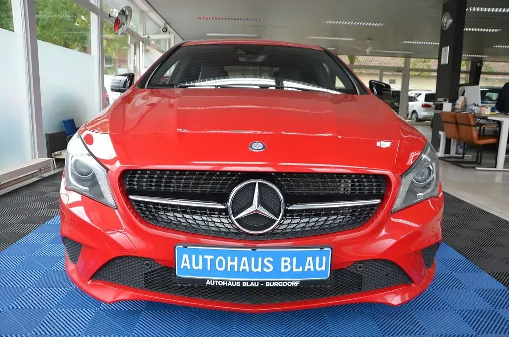 Gebraucht Mercedes CLA200 AMG 156 PS (114 kW) 2015 Rot Limousine