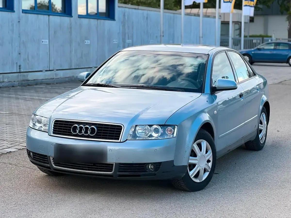 Gebraucht Audi A4 131 PS (96 kW) 2002 Blau Limousine