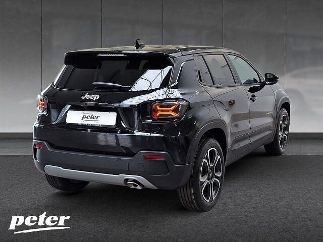 Neu Jeep Avenger Summit 110 PS (80 kW) 2026 Volcano black SUV