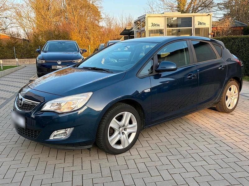 Gebraucht Opel Astra 140 PS (102 kW) 2011 Blau Limousine