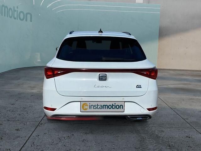 Gebraucht Seat Leon FR 204 PS (150 kW) 2021 Weiß Van / Kleinbus