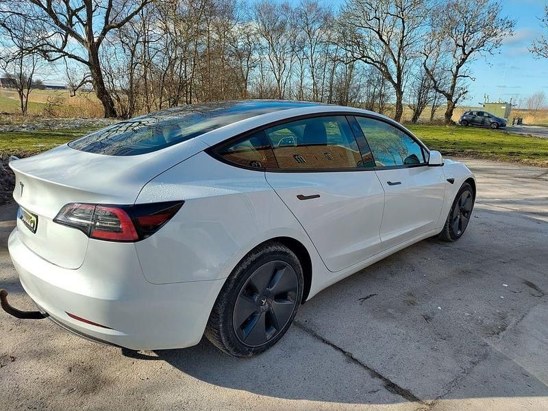 Gebraucht Tesla Model 3 RWD 208 kW (283 PS) 2022 Weiß Limousine