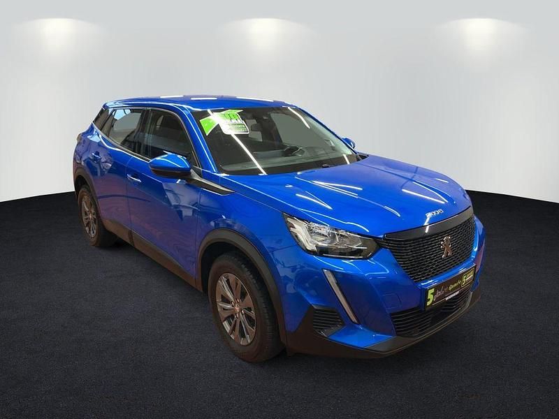 Gebraucht Peugeot 2008 Active 131 PS (96 kW) 2021 Blau/typ aussenverkleidung metallic drei (metallic) SUV