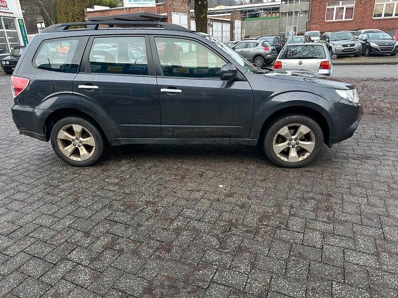 Gebraucht Subaru Forester Comfort 147 PS (108 kW) 2011 Grau SUV