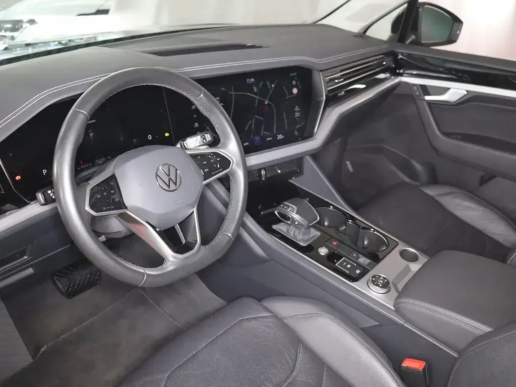 Second-hand VW Touareg 286 CP (210 kW) 2022 Negru SUV