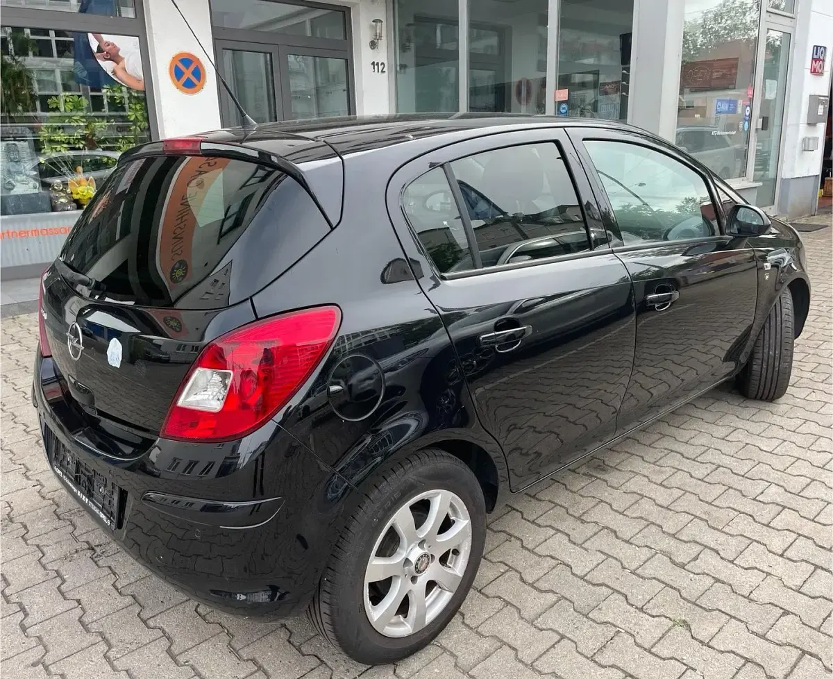 Gebraucht Opel Corsa 87 PS (63 kW) 2011 Schwarz Kleinwagen