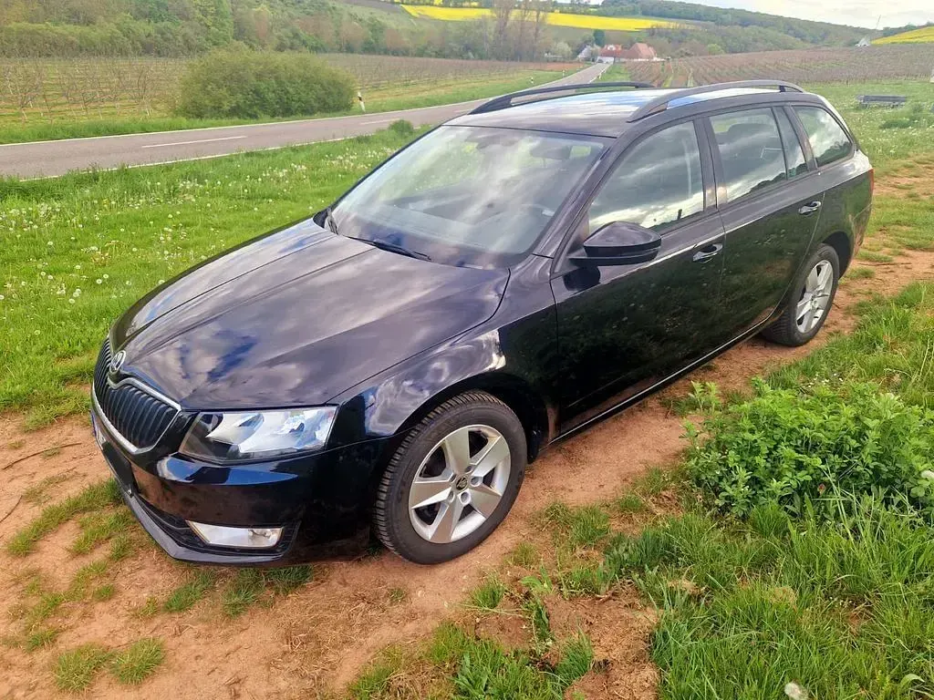 Gebraucht Skoda Octavia Elegance 105 PS (77 kW) 2015 Schwarz Kombi