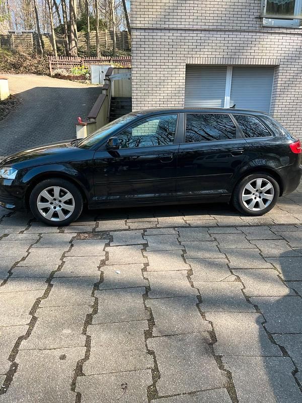 Gebraucht Audi A3 105 PS (77 kW) 2010 Schwarz Kleinwagen