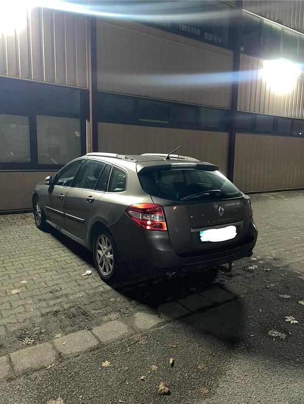 Grau Gebraucht 2008 Renault Laguna III Kombi | 2.200 € (Fairer Preis) - Bild 1/3