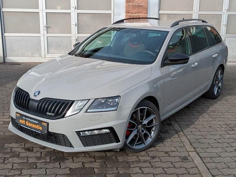 Grau Gebraucht 2020 Skoda Octavia RS Kombi | 18.790 € (Fairer Preis) - Bild 1/4
