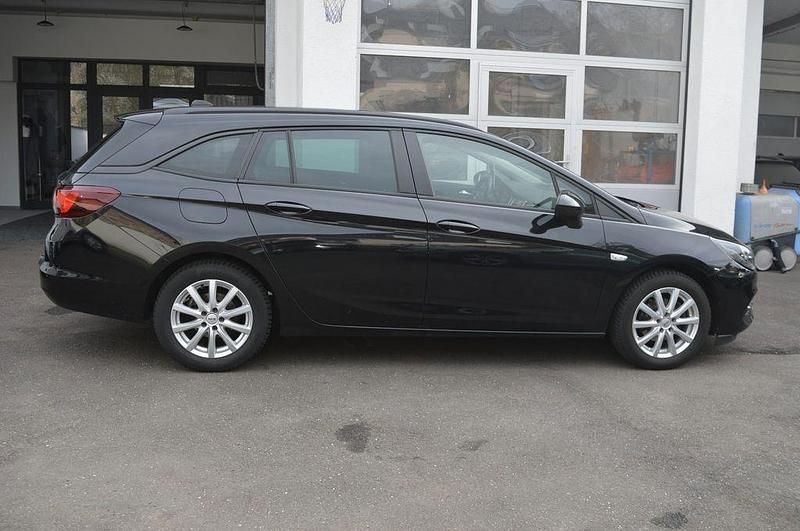 Gebraucht Opel Astra Edition 105 PS (77 kW) 2022 Schwarz Kombi