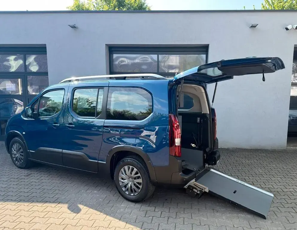 Gebraucht Peugeot Rifter 131 PS (96 kW) 2020 Blau Van / Kleinbus