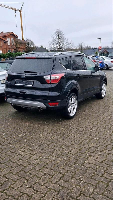 Schwarz Gebraucht 2019 Ford Kuga Titanium SUV | 10.000 € (Superpreis) - Bild 1/4