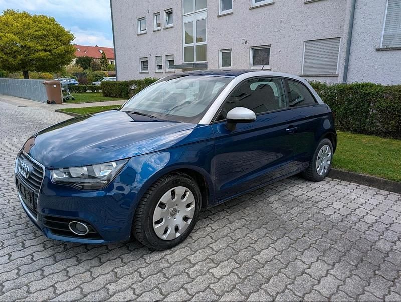 Gebraucht Audi A1 86 PS (63 kW) 2012 Blau Kleinwagen