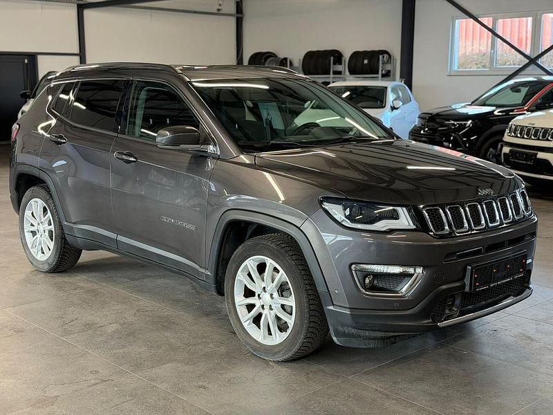 Grau Gebraucht 2021 Jeep Compass Limited SUV | 18.450 € (Superpreis) - Bild 1/4