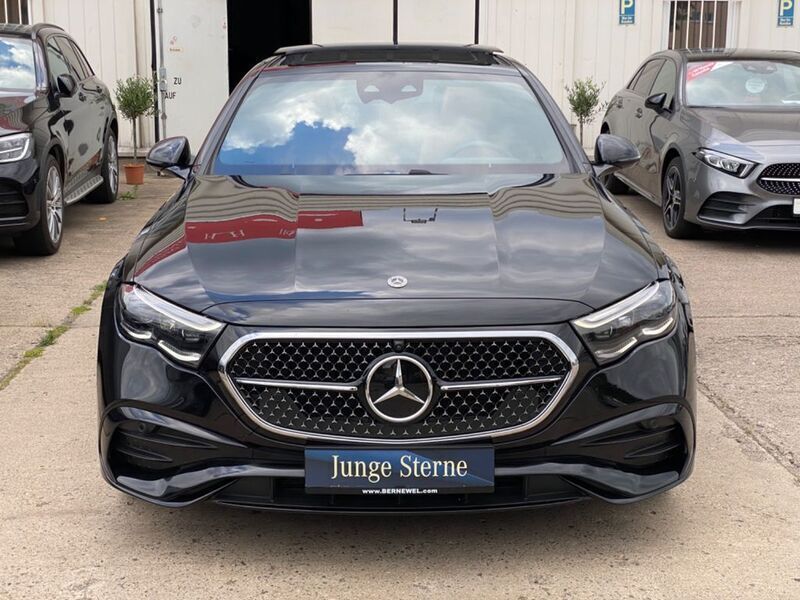Gebraucht Mercedes E220 AMG 197 PS (144 kW) 2024 Schwarz Limousine