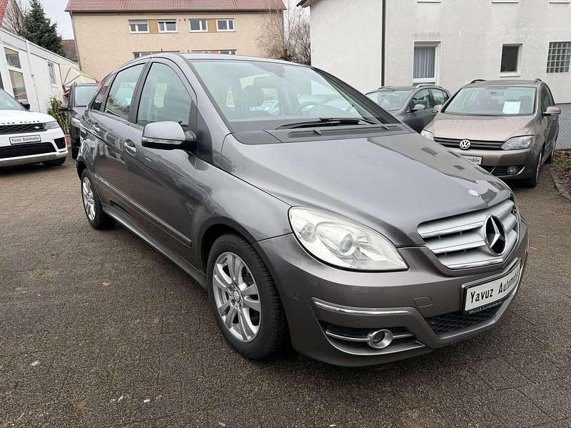 Gebraucht Mercedes B160 95 PS (69 kW) 2010 Mountaingrau Van / Kleinbus