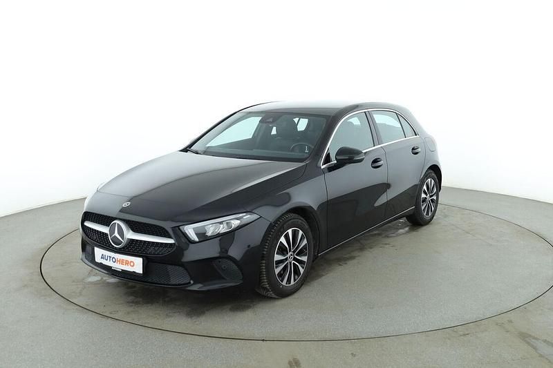 Gebraucht Mercedes A200 163 PS (119 kW) 2021 Schwarz Limousine