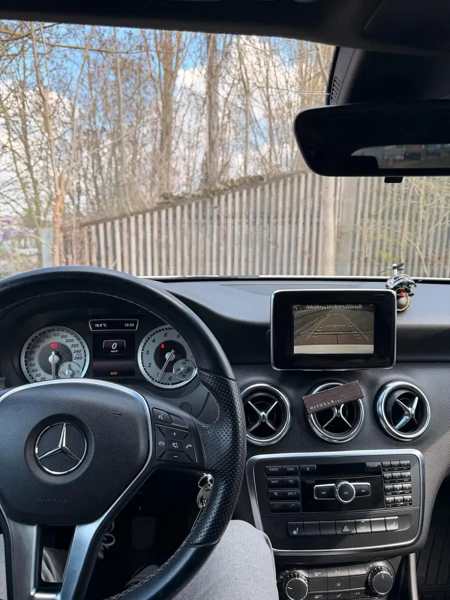 Gebraucht Mercedes A180 125 PS (91 kW) 2014 Weiß Kleinwagen