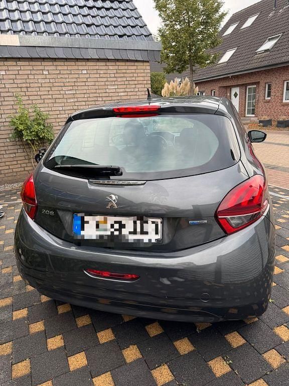 Gebraucht Peugeot 208 Active 82 PS (60 kW) 2016 Kleinwagen