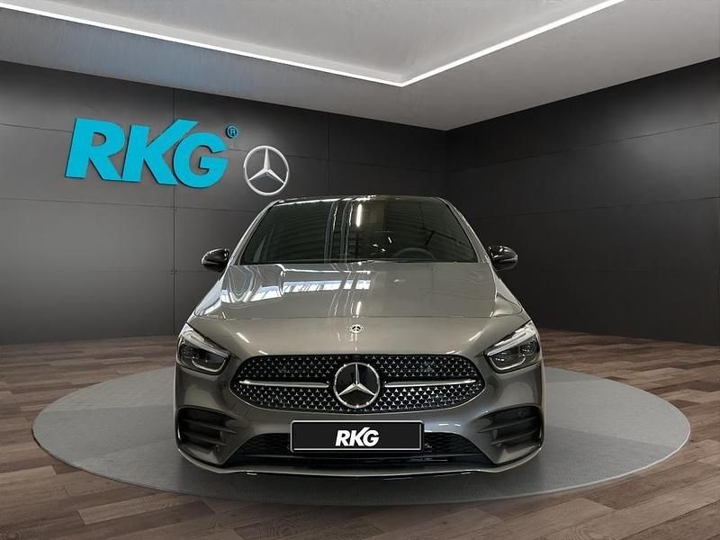 Gebraucht Mercedes B200 AMG 163 PS (119 kW) 2025 Grau Van / Kleinbus