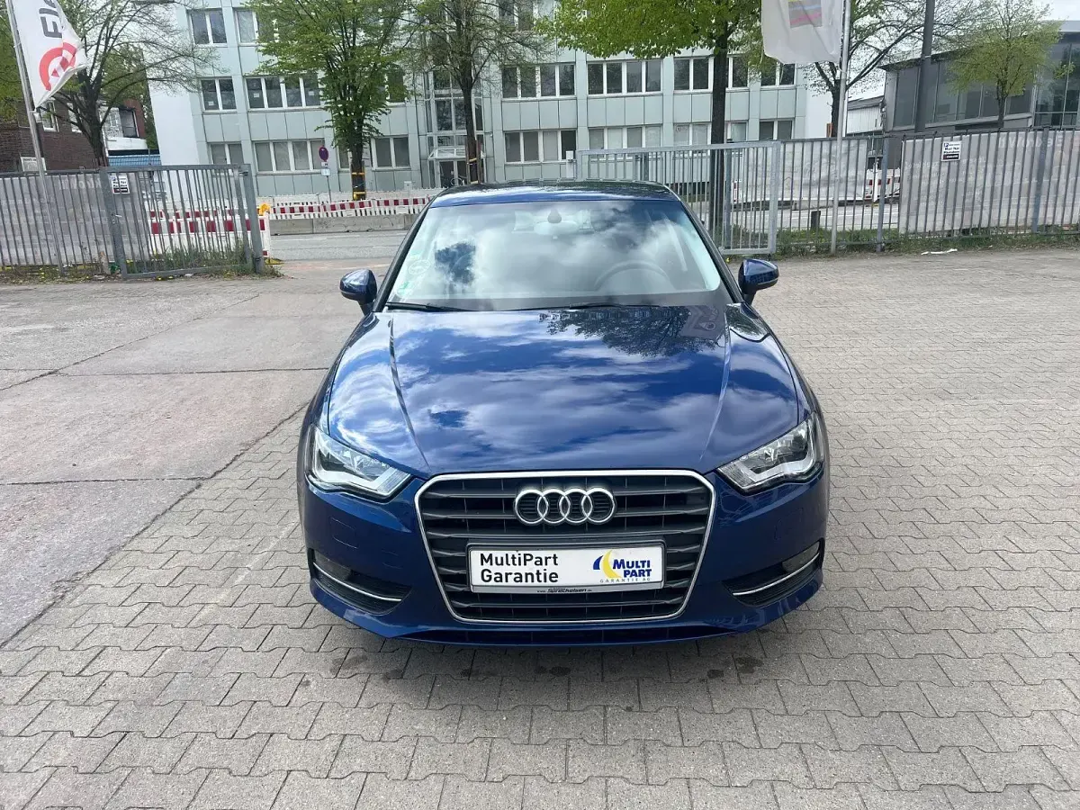 Gebraucht Audi A3 Attraction 150 PS (110 kW) 2015 Blau Limousine