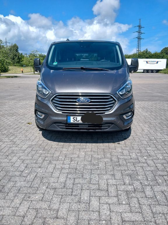 Grau Gebraucht 2020 Ford Tourneo Titanium Van / Kleinbus | 36.500 € (Fairer Preis) - Bild 1/4