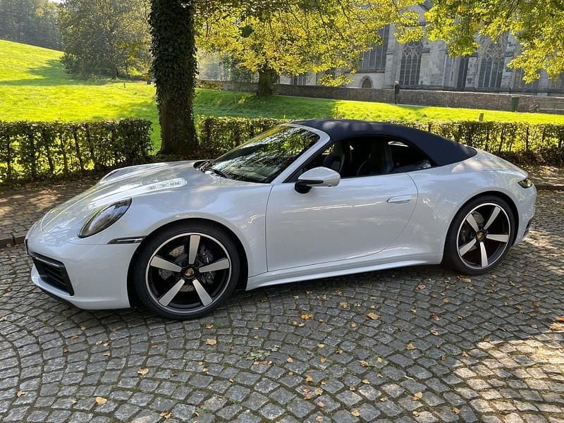 Grau Gebraucht 2023 Porsche 911 Carrera Cabriolet Cabrio | 138.000 € (Etwas zu teuer) - Bild 1/2