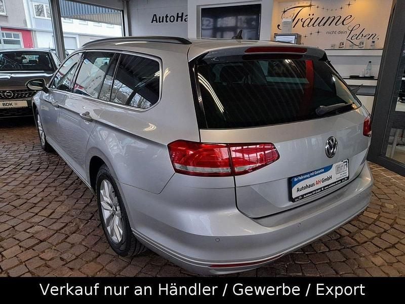 Gebraucht VW Passat Comfortline 150 PS (110 kW) 2018 Silber Kombi