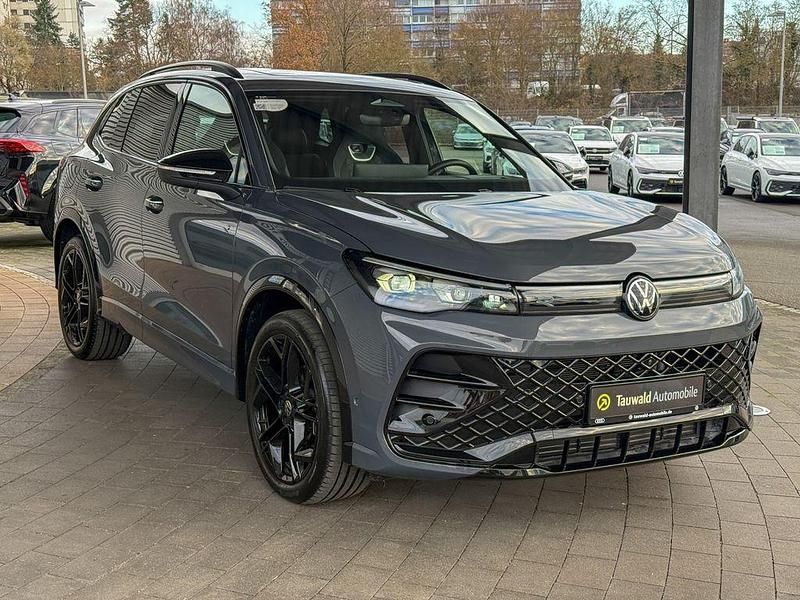Gebraucht VW Tiguan Style 265 PS (194 kW) 2025 Grau SUV