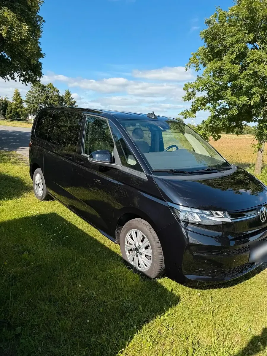 Gebraucht VW Multivan 150 PS (110 kW) 2024 Schwarz Van / Kleinbus