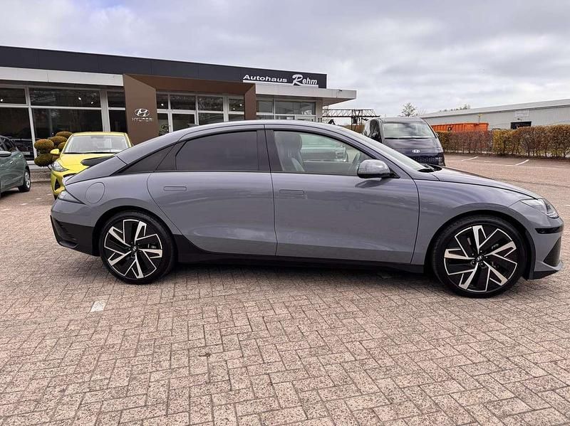 Gebraucht Hyundai Ioniq 6 239 kW (325 PS) 2023 Transmission blue pearl Limousine