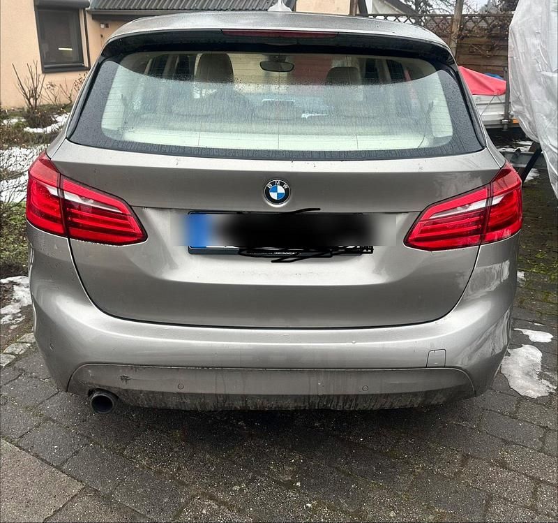 Gebraucht BMW 218 Active Tourer 136 PS (100 kW) 2015 Grau Van / Kleinbus