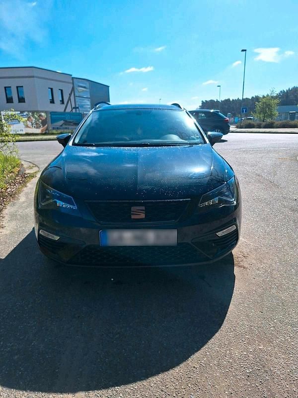Second-hand Seat Leon ST CUPRA 300 CP (220 kW) 2017 Negru Break