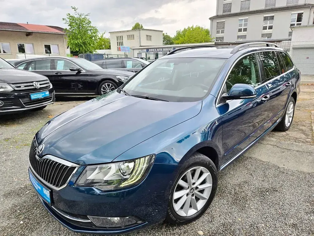 Gebraucht Skoda Superb 170 PS (125 kW) 2014 Blau Kombi