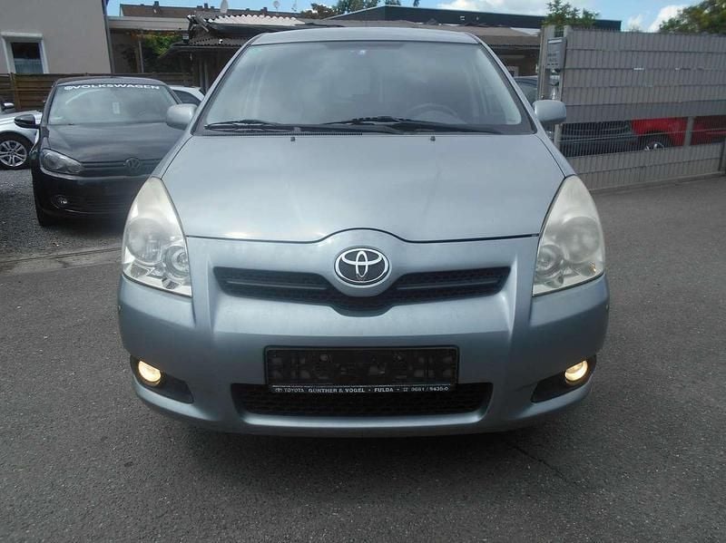 Silber Gebraucht 2008 Toyota Corolla Verso Team Van / Kleinbus | 3.799 € (Fairer Preis) - Bild 1/4