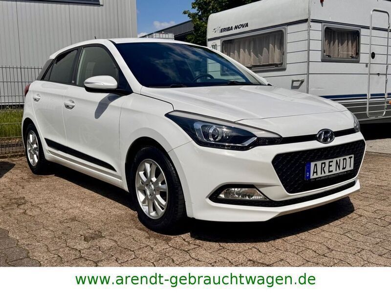 Gebraucht Hyundai i20 Passion 84 PS (61 kW) 2017 Weiß Limousine