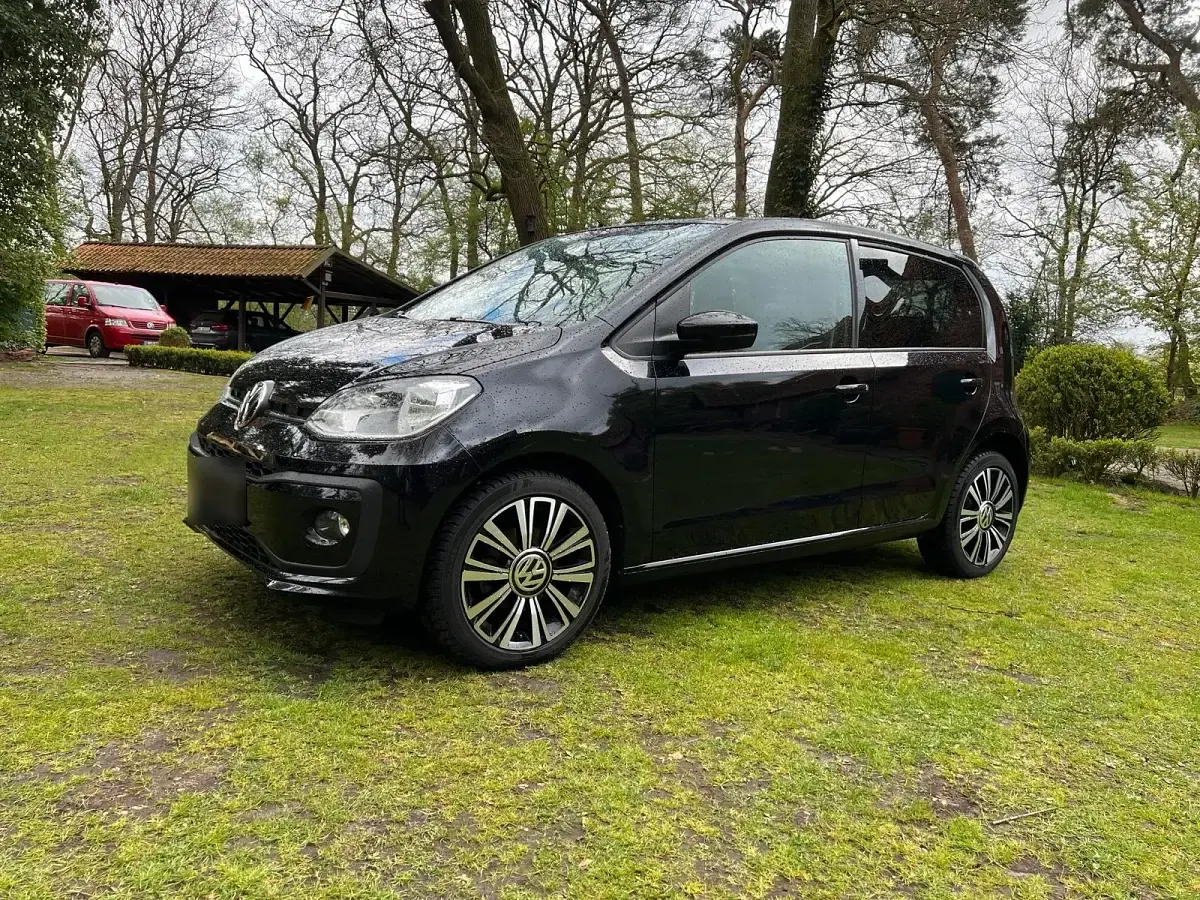 Second-hand VW up! 67 CP (49 kW) 2019 Negru Hatchback