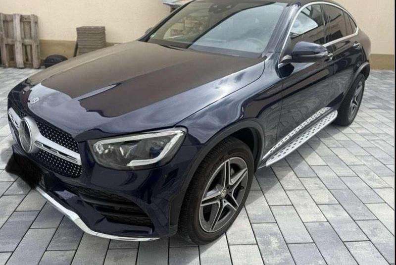 Gebraucht Mercedes GLC300e AMG 320 PS (235 kW) 2020 Blau Coupé