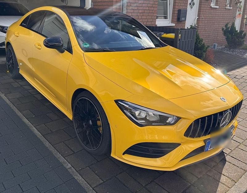 Gelb Gebraucht 2020 Mercedes CLA200 AMG line Coupé | 29.850 € (Fairer Preis) - Bild 1/4