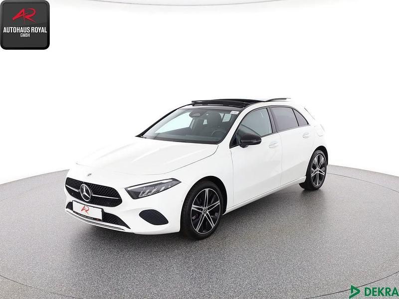 Weiß Gebraucht 2023 Mercedes A220 Night Limousine | 31.380 € (Superpreis) - Bild 1/4