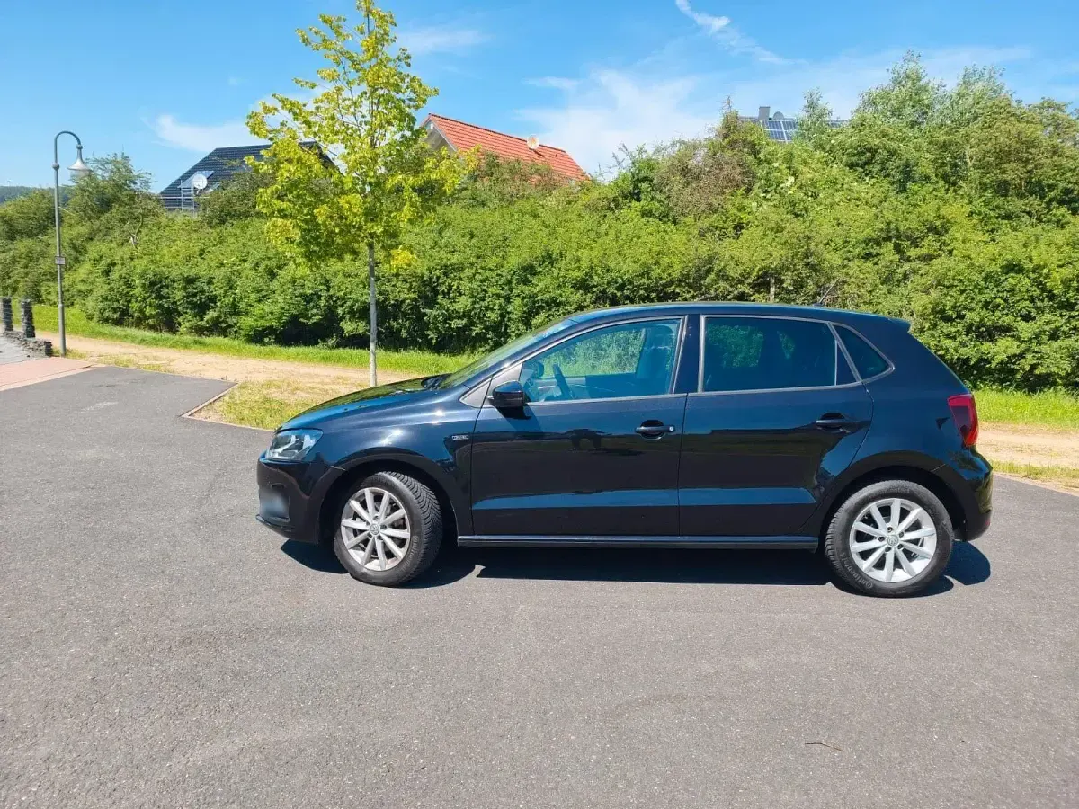 Gebraucht VW Polo LOUNGE 75 PS (55 kW) 2015 Schwarz Kleinwagen