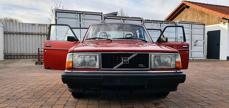 Gebraucht Volvo 244 112 PS (82 kW) 1982 Rot Limousine